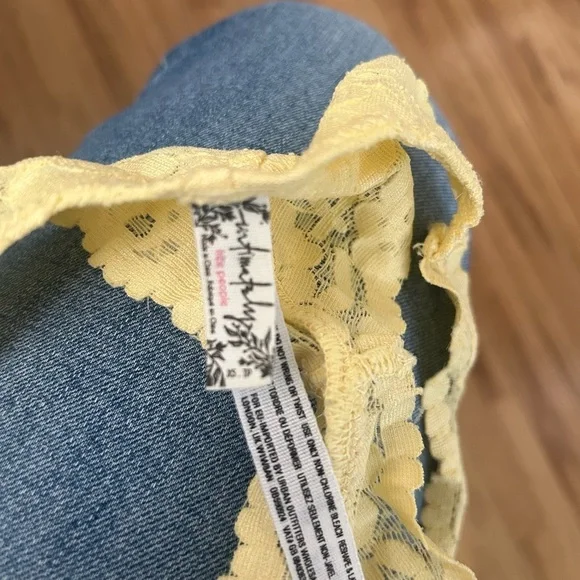 Free People Intimately Women’s Yellow Laced Bra Sz XS - Picture 5 of 5